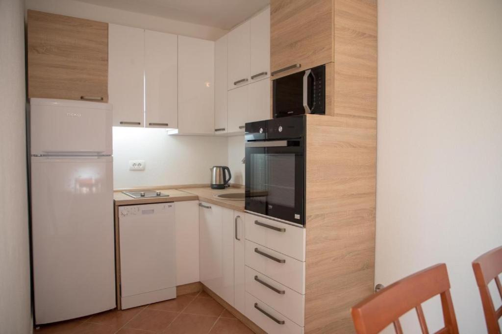 Maki Apartments - Plavi Horizonti Beach Tivat Ngoại thất bức ảnh